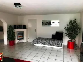 Flat with barbeque & garden - Image 4