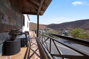 House with private pool, barbeque & terrace | Mountain view | Perfect for remote work - Image 4