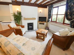 Cottage with garden & terrace - Image 4