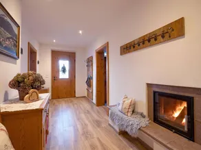 Child-friendly beautiful apartment with garden & terrace - Image 2