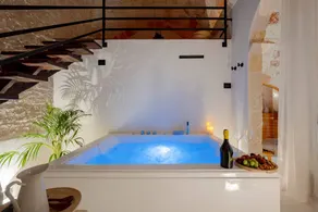 Lovely B&B with fast internet, sauna & heated pool | Sea view - Image 2
