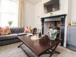 Cottage with garden - Image 3