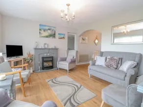 Cottage with garden - Image 4