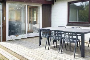 Holiday home with garden - Image 2