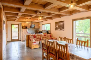 Chalet convivial et familial avec barbecue, terrasse et jardin | Vue jardin - Image 3