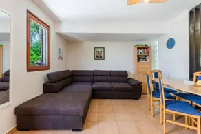 Holiday apartment with terrace - Image 2