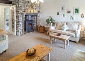 Children-friendly nice cottage with jacuzzi & garden - Image 2