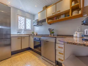 Holiday home with terrace, sauna & jacuzzi - Image 4