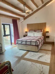 Beautiful bed & breakfast with garden, jacuzzi & terrace | Mountain view - Image 2