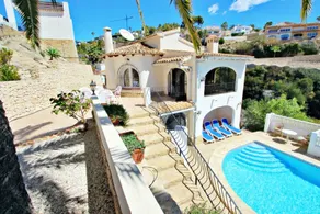 Agréable villa avec barbecue, jardin et terrasse | Vue montagne - Image 2