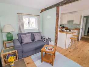 Cottage with garden - Image 4