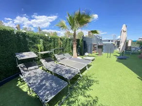 Villa with jacuzzi, terrace & garden - Image 2