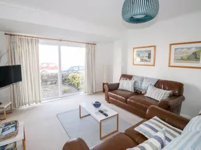 Cottage with garden | Beach view - Image 2