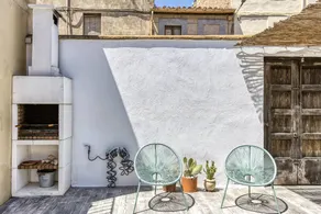 Fantastica casa totalmente attrezzata con giardino, terrazza e barbecue | Vista sulla città | Perfetta per il lavoro da remoto | Accetta animali domestici - Image 3