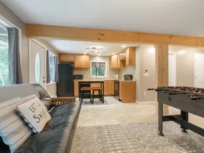 Child-friendly holiday home with BBQ & terrace | City view | Pet-friendly - Image 3