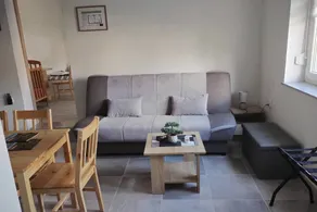Flat with garden - Image 2