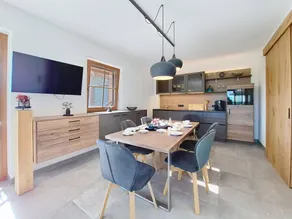 Child-friendly holiday apartment with terrace - Image 3