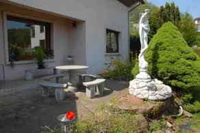 Maison avec terrasse, jardin et sauna - Image 3