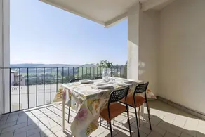 Ample flat with terrace | River view | Perfect for remote work - Image 3