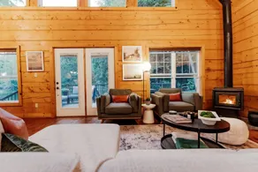 Pet-Friendly Cabin, Ideal for Family Glamping Trips in Ontario - Image 2
