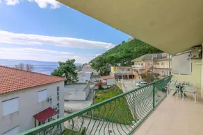 Holiday apartment with garden & barbecue | Sea view | Beach nearby - Image 2