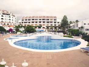 Wunderschöner Bungalow mit beheiztem Pool, Terrasse und Garten | Strand in der Nähe - Image 2