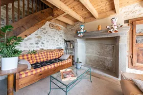 Guest House 'Chambre Verte' with Mountain View, Private Terrace and Shared Garden - Image 4