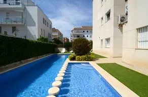 Merveilleux appartement entièrement équipé avec piscine, jardin et terrasse | À côté de la plage - Image 2