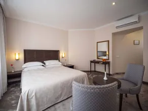 Private room with garden | Near Alexander Nevsky Cathedral | Garden view - Image 2