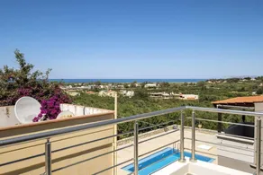 Kayzo Luxury Apartment With Pool - Image 2