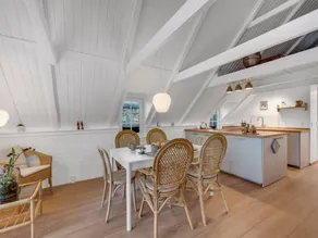 Holiday home with terrace - Image 4