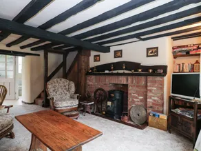 Cottage with garden - Image 4