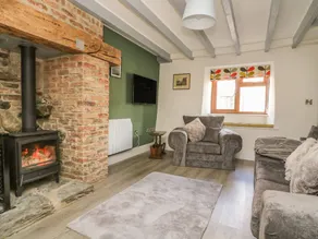 Cottage with garden - Image 4