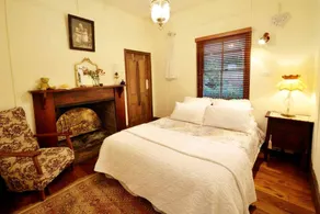 Historic Cottage Rental with a Private Pool in Kangaroo Valley, New South Wales - Image 4