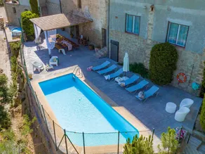 Flat with private pool, garden & barbeque - Image 2