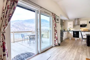 Kingfisher Lodge with sensational loch views - Image 4