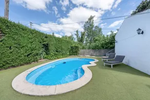 Ferienhaus mit Grill, Garten und privatem Pool | Gartenblick - Image 2
