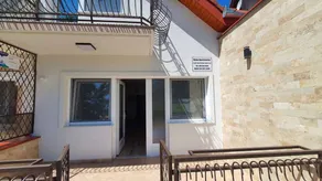 Flat with terrace - Image 5