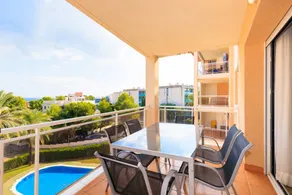 Apartment with pool & terrace - Image 2