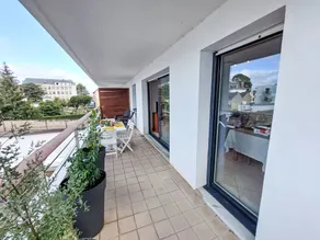 T2 avec balcon, calme et près du port - Image 2