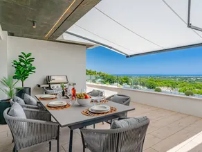 House with terrace, pool & garden | Mountain view - Image 2