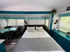 Gorgeous and Unique Glamping Caravan near Miller Lake, Perfect for a Weekend of Swimming and Hiking - Image 2