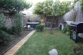 Villa mit Garten, Terrasse und Whirlpool - Image 4