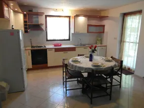Apartamento con jardín, barbacoa y terraza - Image 2
