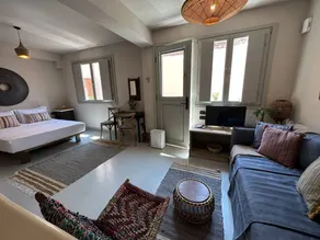 Villa avec terrasse et jardin | Vue sur l'eau - Image 2