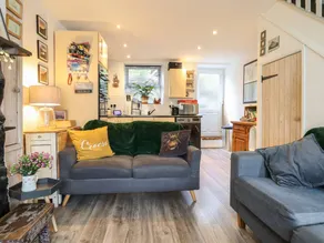 Family-oriented cottage with terrace | Pet-friendly - Image 5