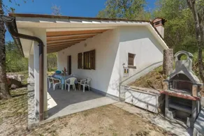 Ferienhaus mit Grill, Garten und Terrasse | Bergblick - Image 2
