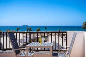 Children-friendly villa with private pool, terrace & garden | Beach view | Next to the beach - Image 4