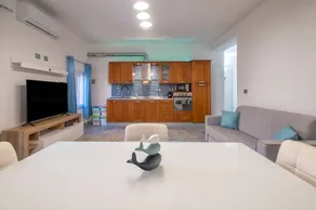 Thomas' House - Image 3