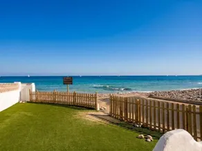 Beachfront house with stunning views - 4 guests - Image 2
